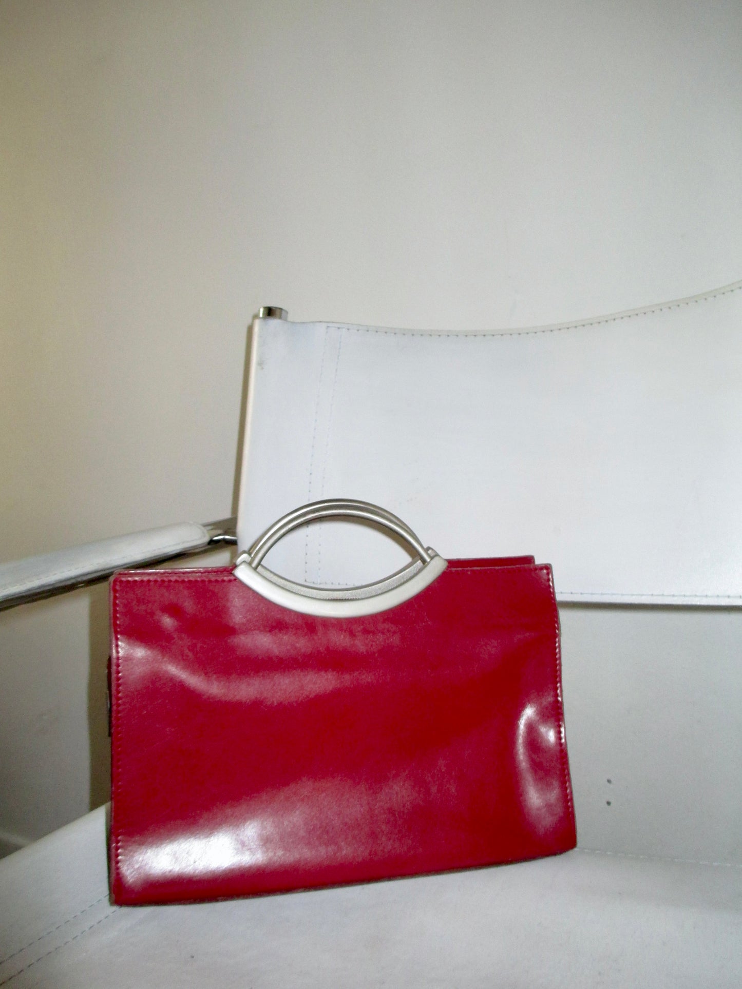 RED LEATHER BAG close up bauhaus chair vintage chrome 2