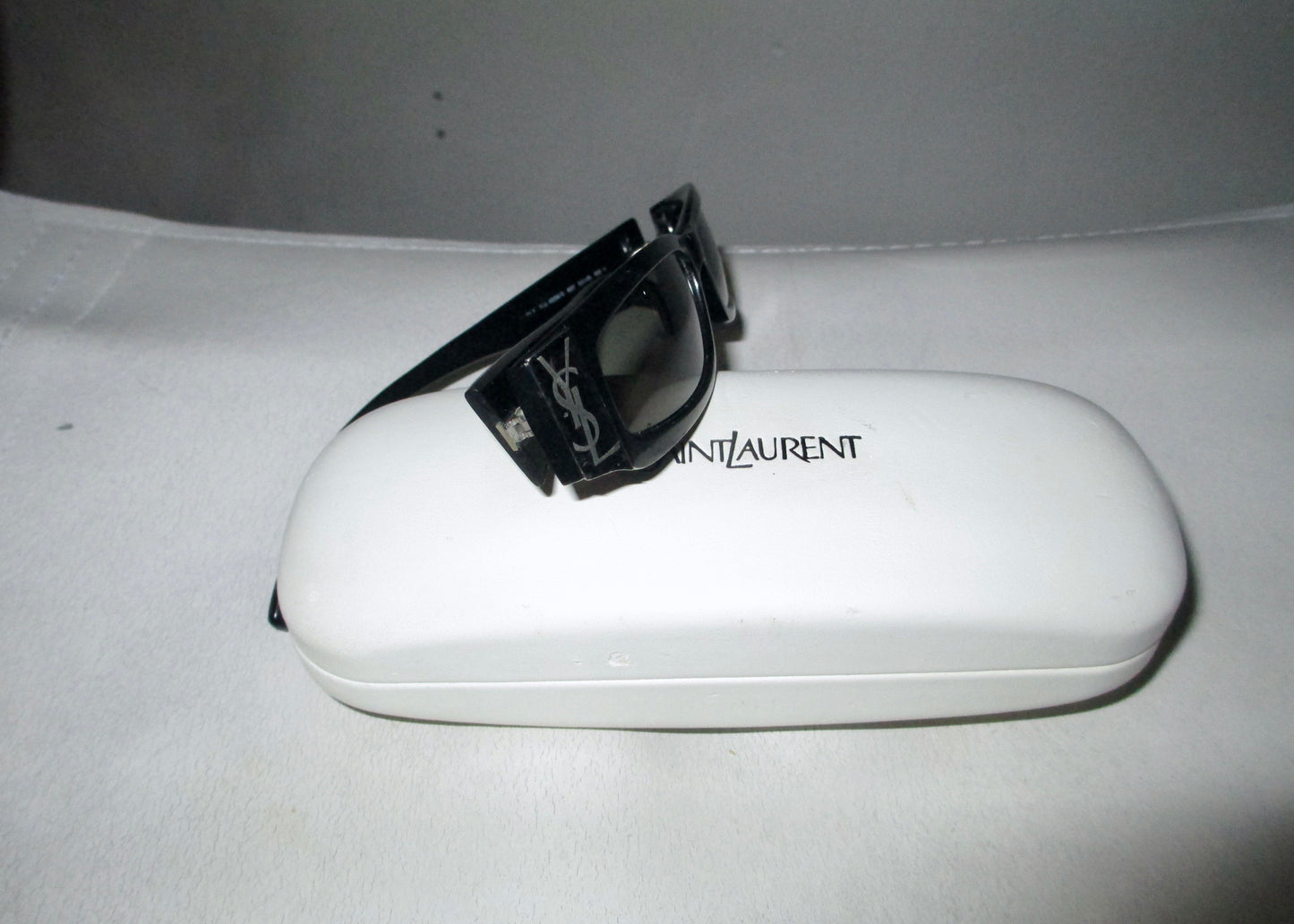YSL  designerSUNGLASSES case close up and pouch details