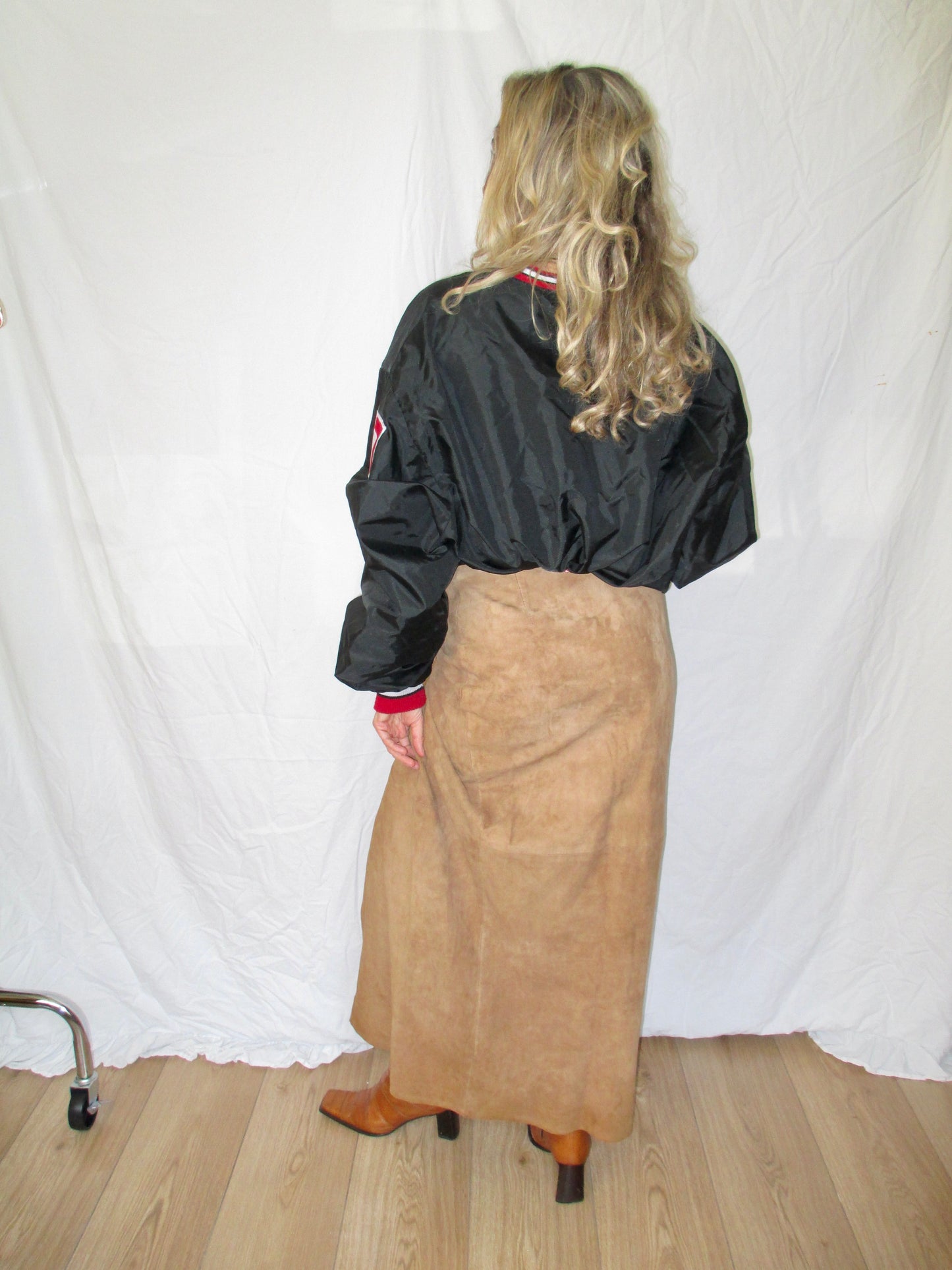 back side suede skirt