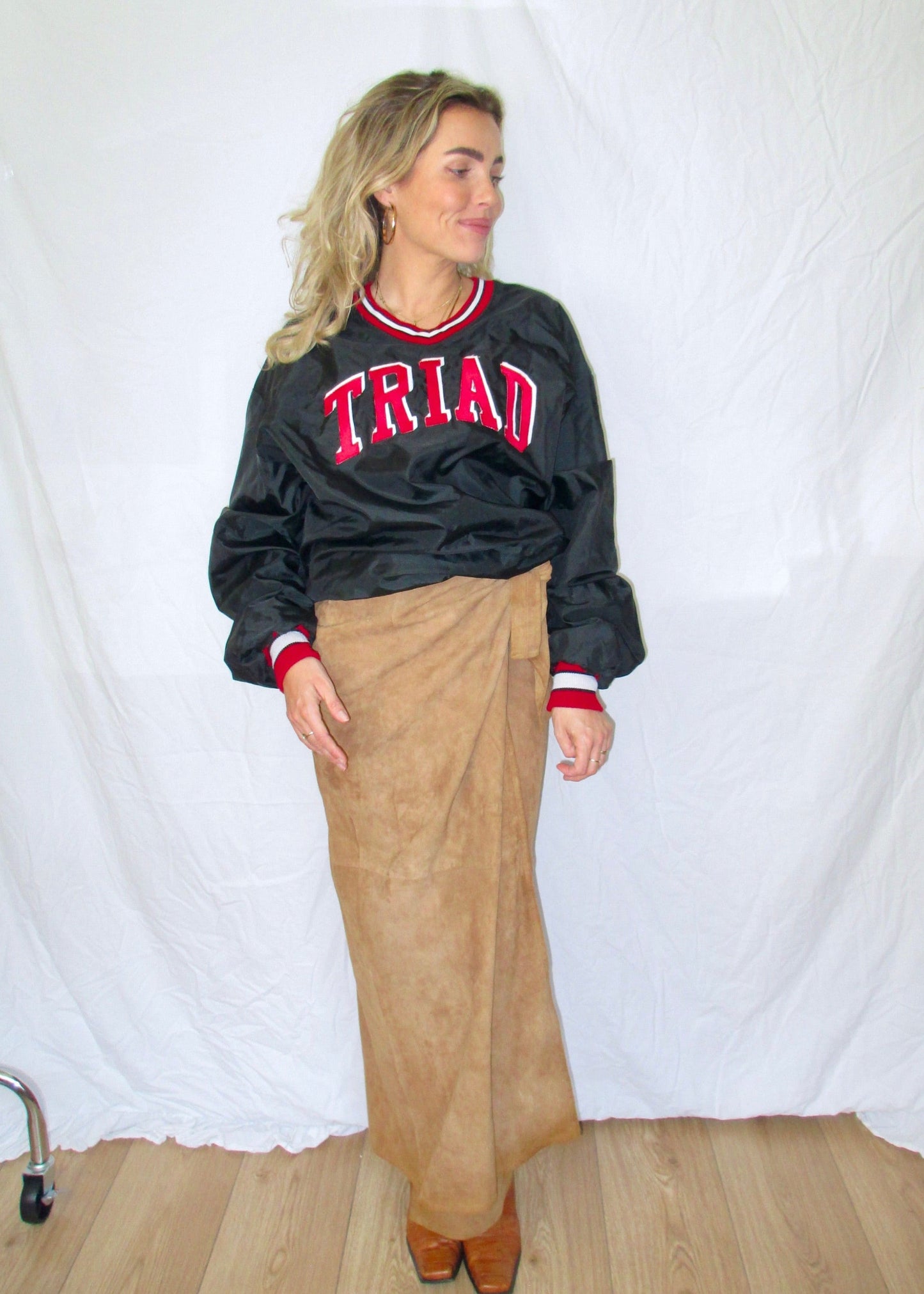 brown suede vintage skirt with baseball jersey bella hadid inspired