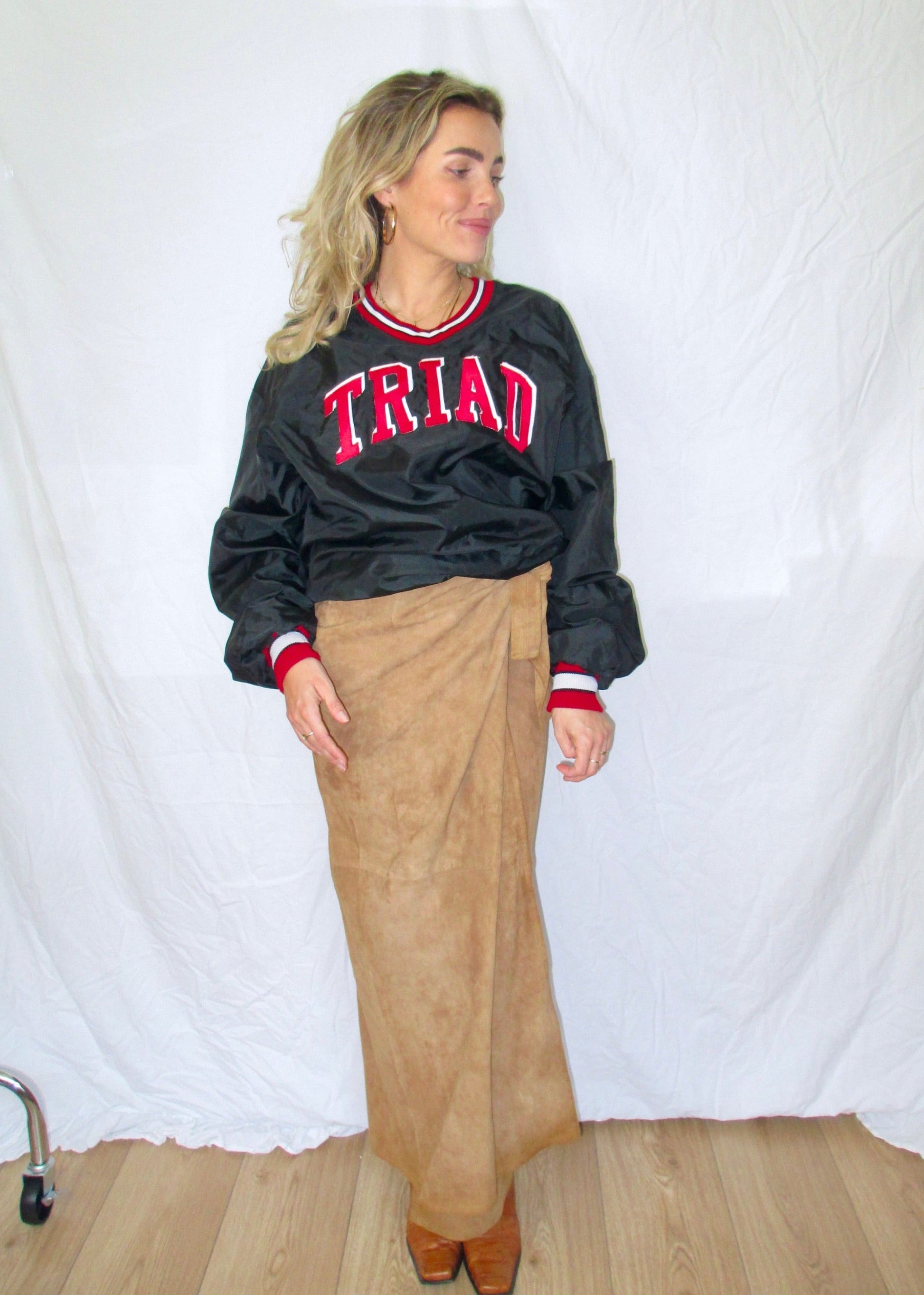 brown suede vintage skirt with baseball jersey bella hadid inspired