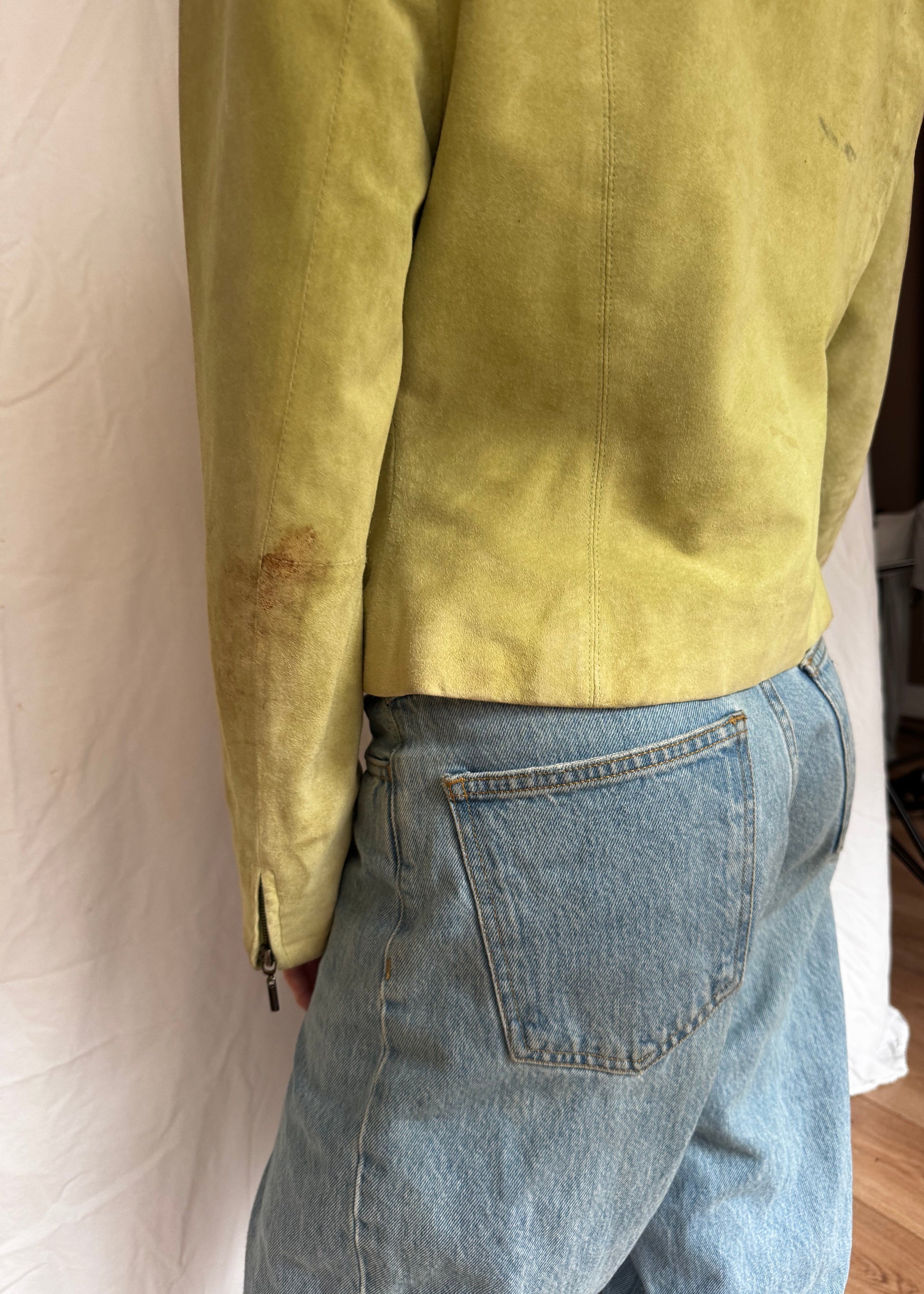close_up_pistachio_green_vintage_jacket
