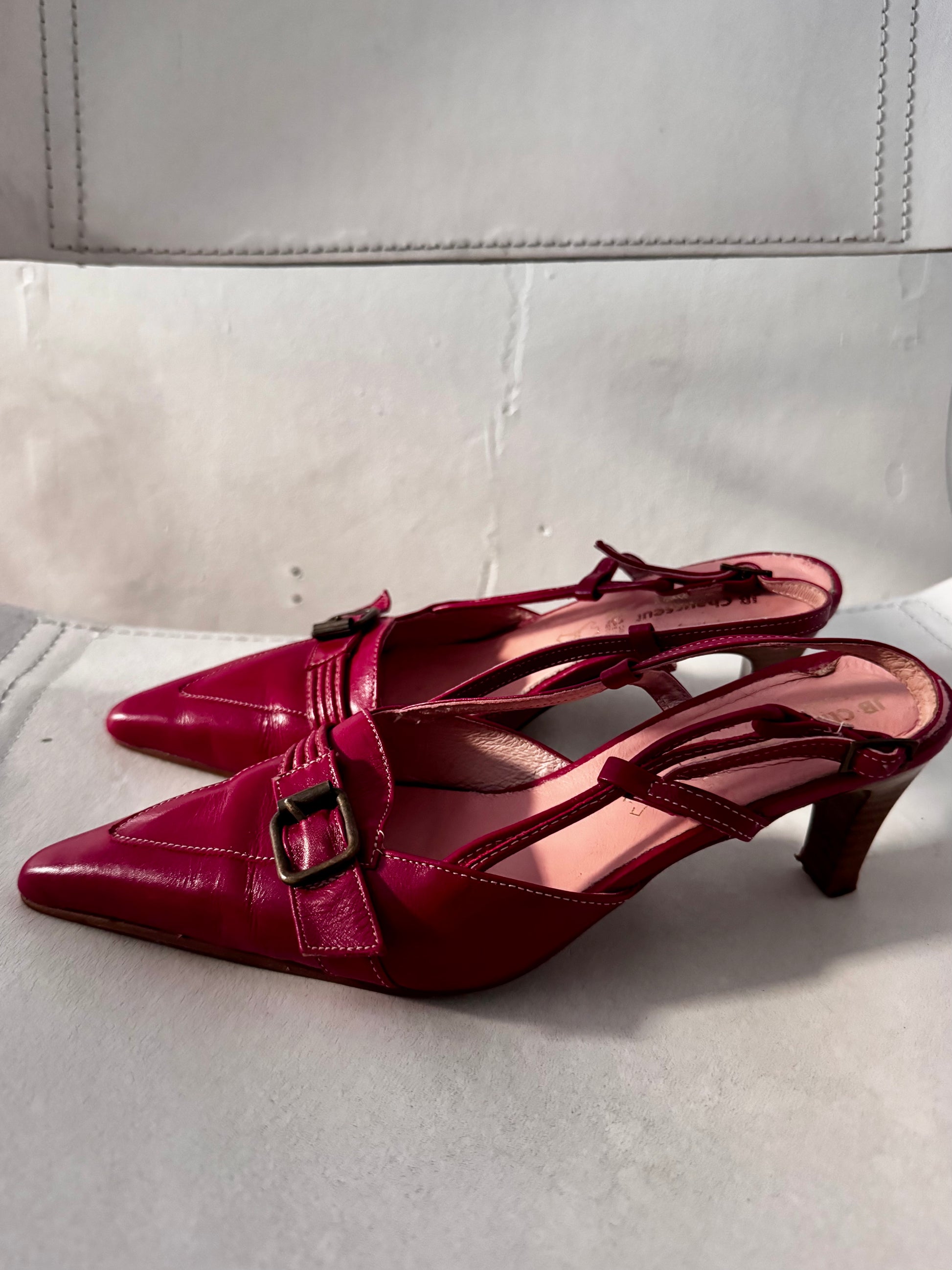 size 35 small feet buckle shoe vintage heels kitten leather